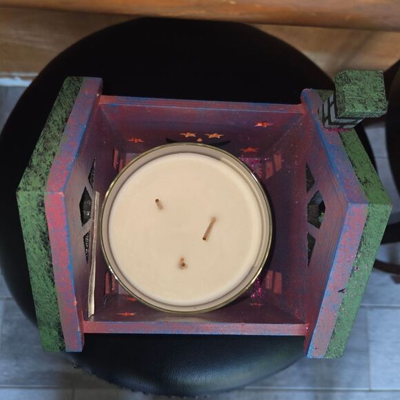 Charming Holiday House with Snowman Decor - Picture 5 of 6